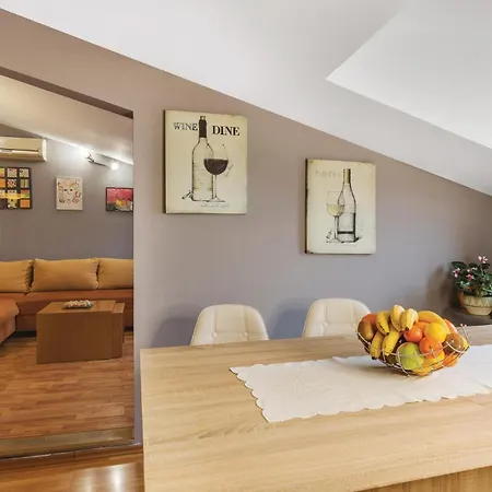 Stunning In With House Sea View Apartment Fazana