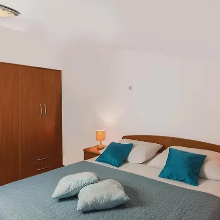 Apartment Stunning In With House Sea View